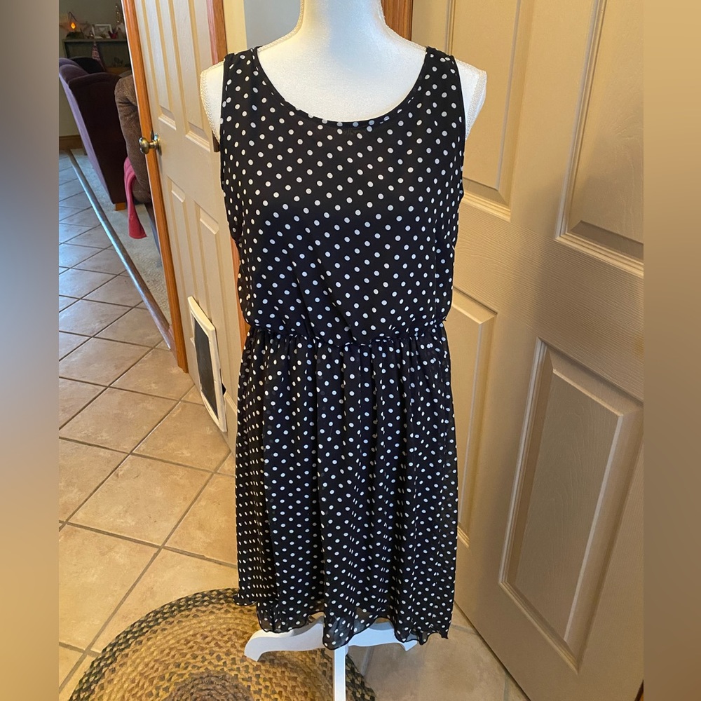 Women’s L Robert Louis polyester dress with underlay